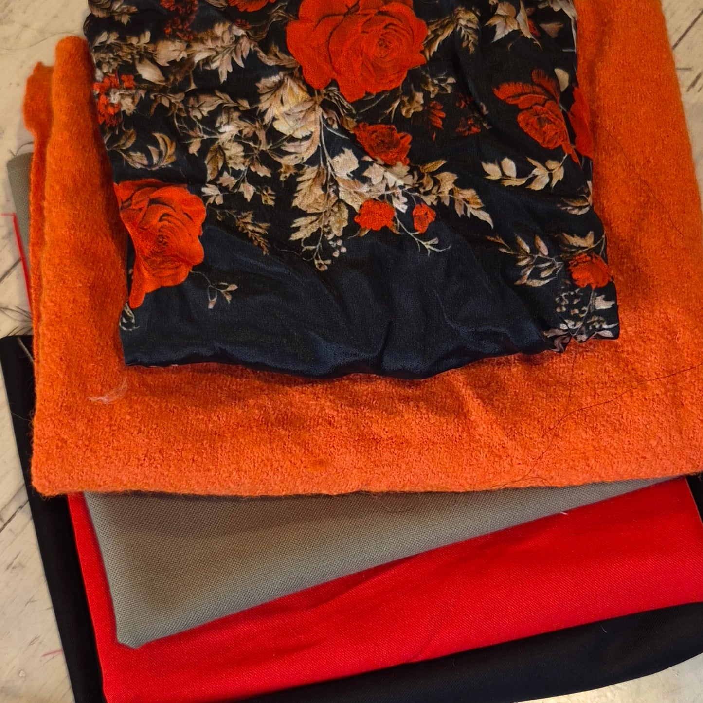 147. 5 pieces assorted fabrics silk and wool