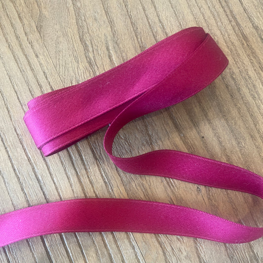 2.9m burgundy double sided de lustred satin ribbon