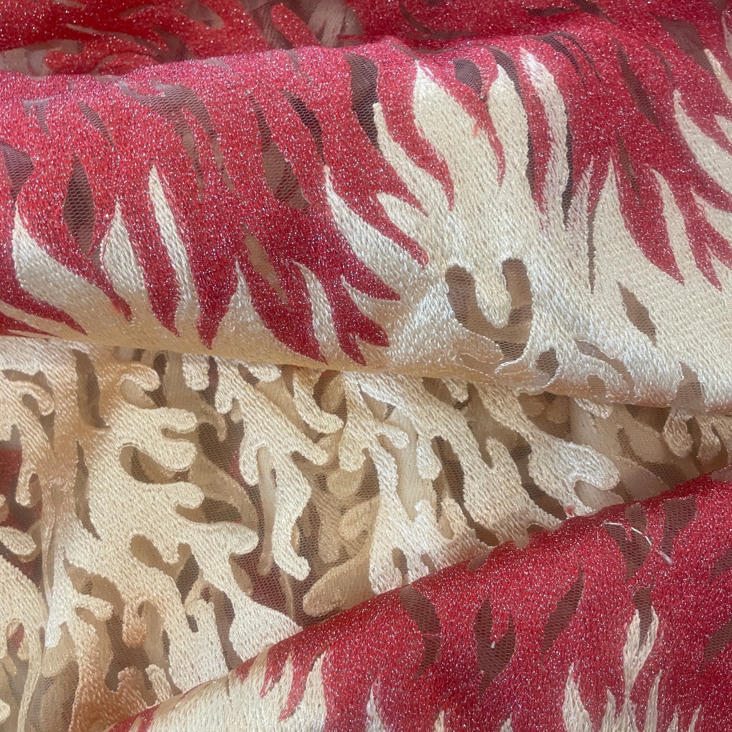 1.3m red and gold flames lurex lace