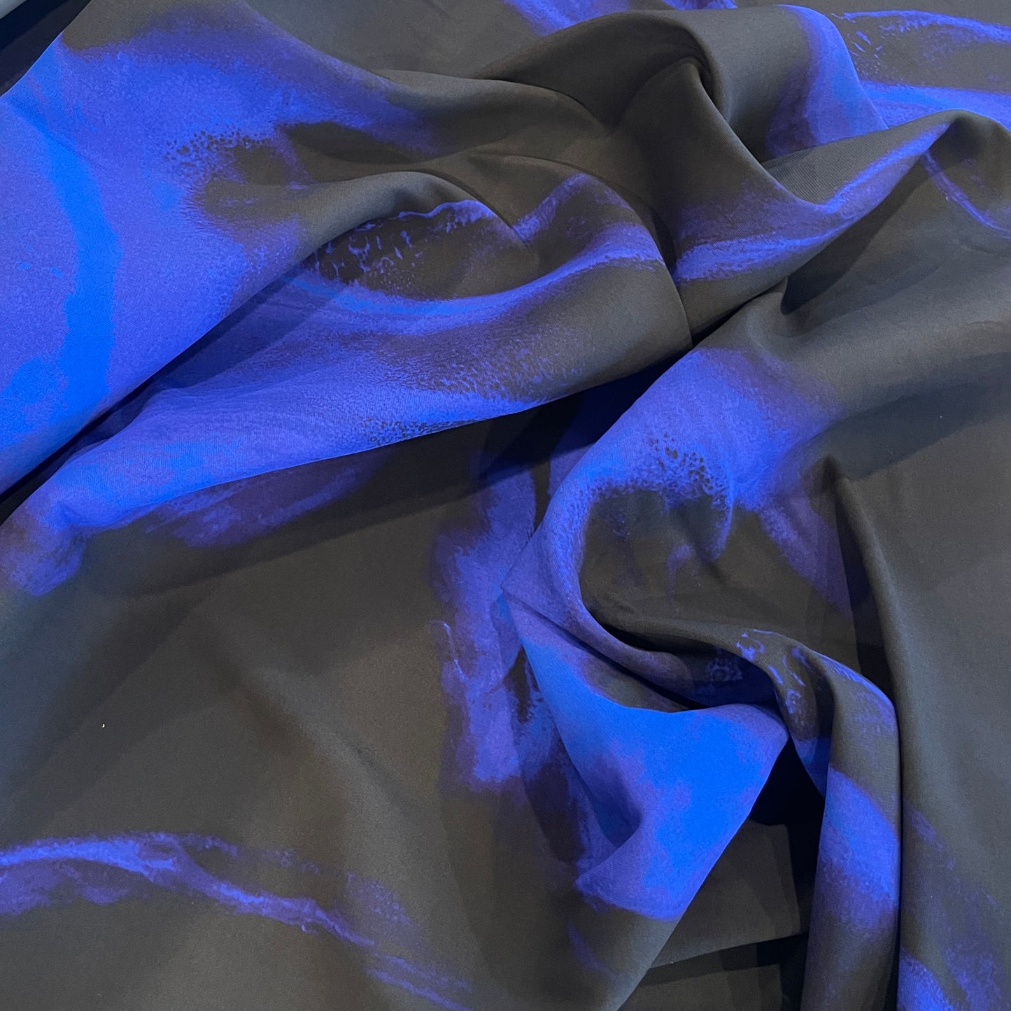 Royal brush strokes Viscose Stretch Suiting