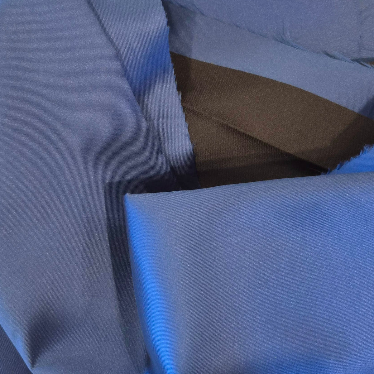 2.65m Marine blue fused back twill taffeta