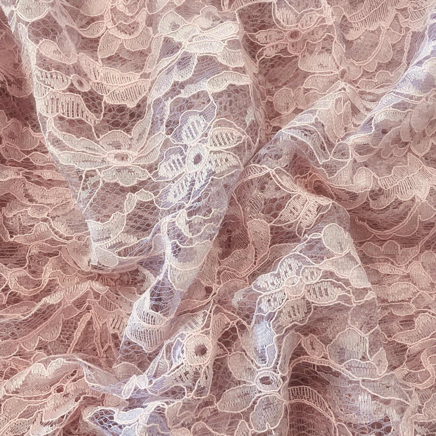 2.5m pale mauve light weight corded lace
