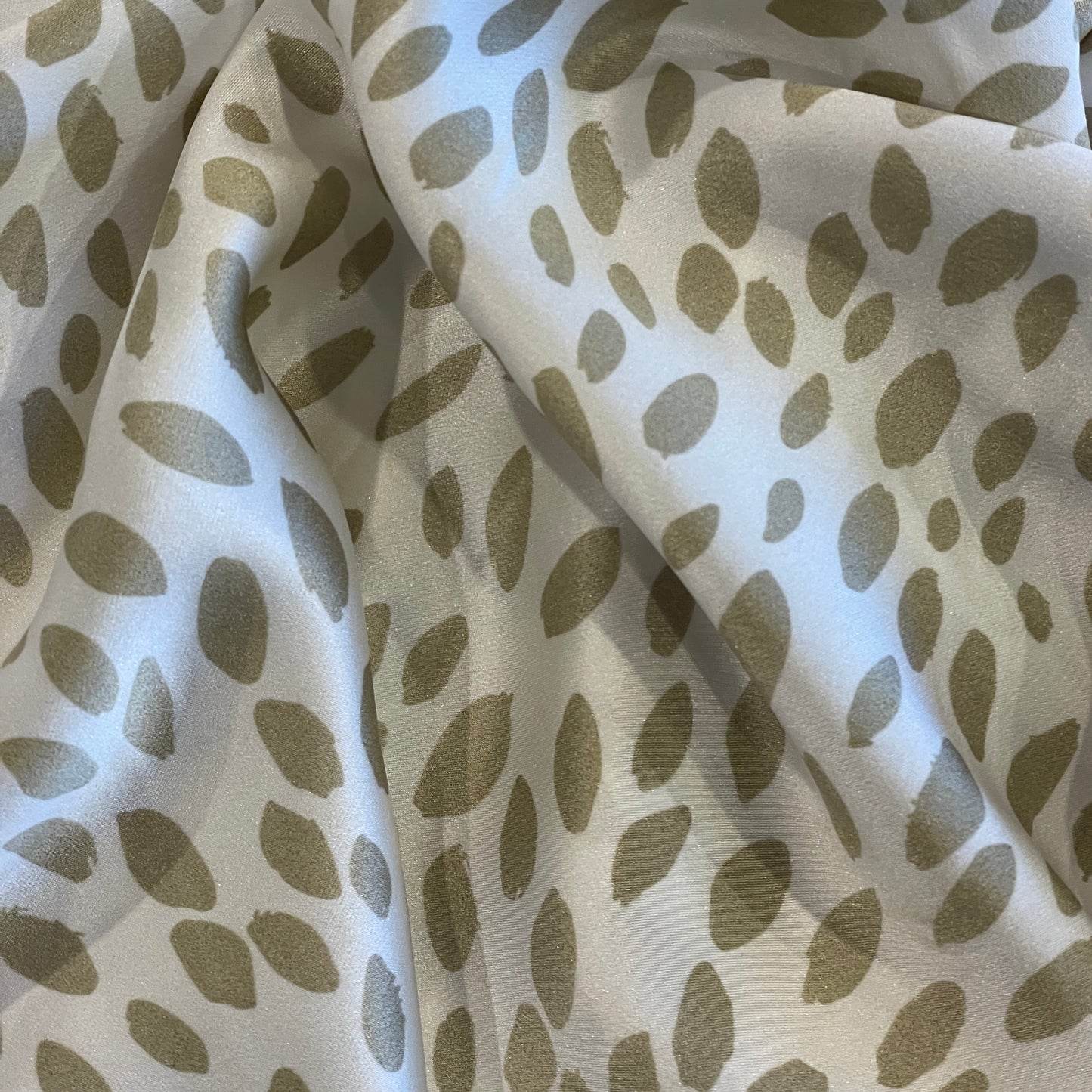 Jungle pride spot silk satin