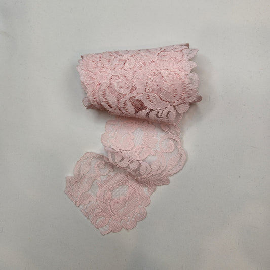 5.5m Pink scalloped vintage rose lace