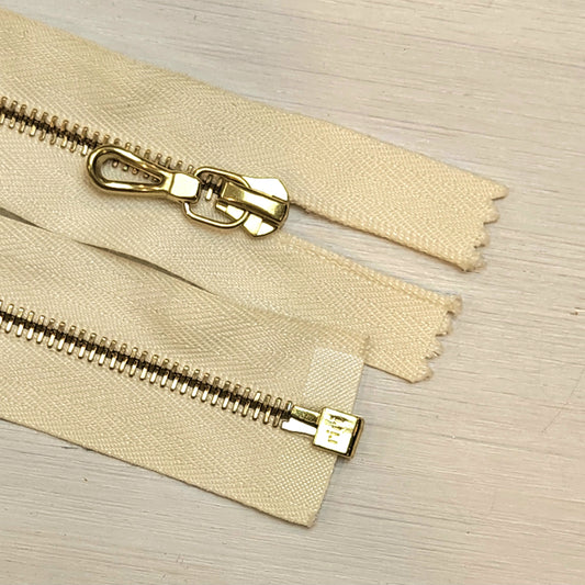 64cm Gold Open-ended zip