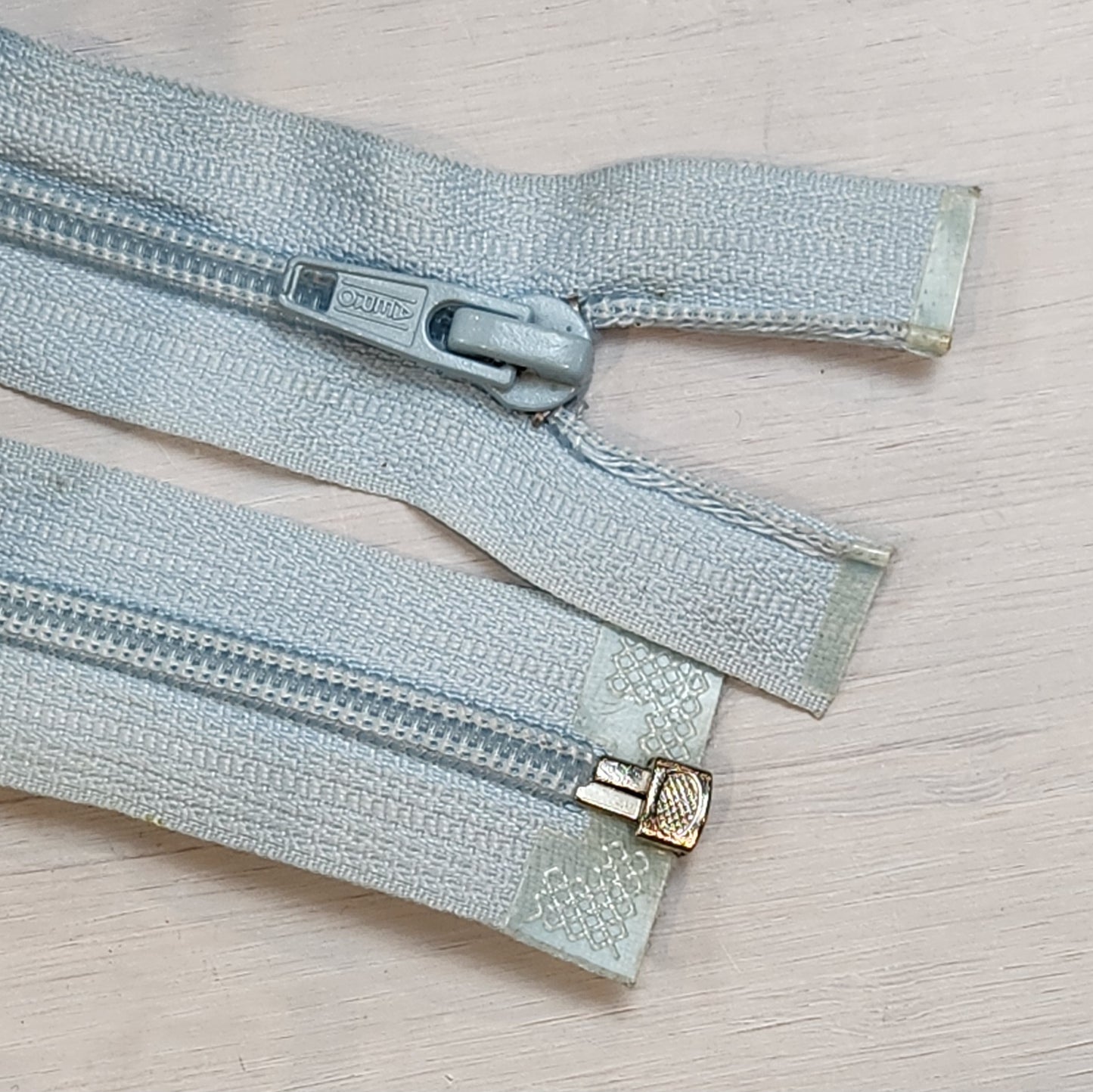 40cm Open-ended zip