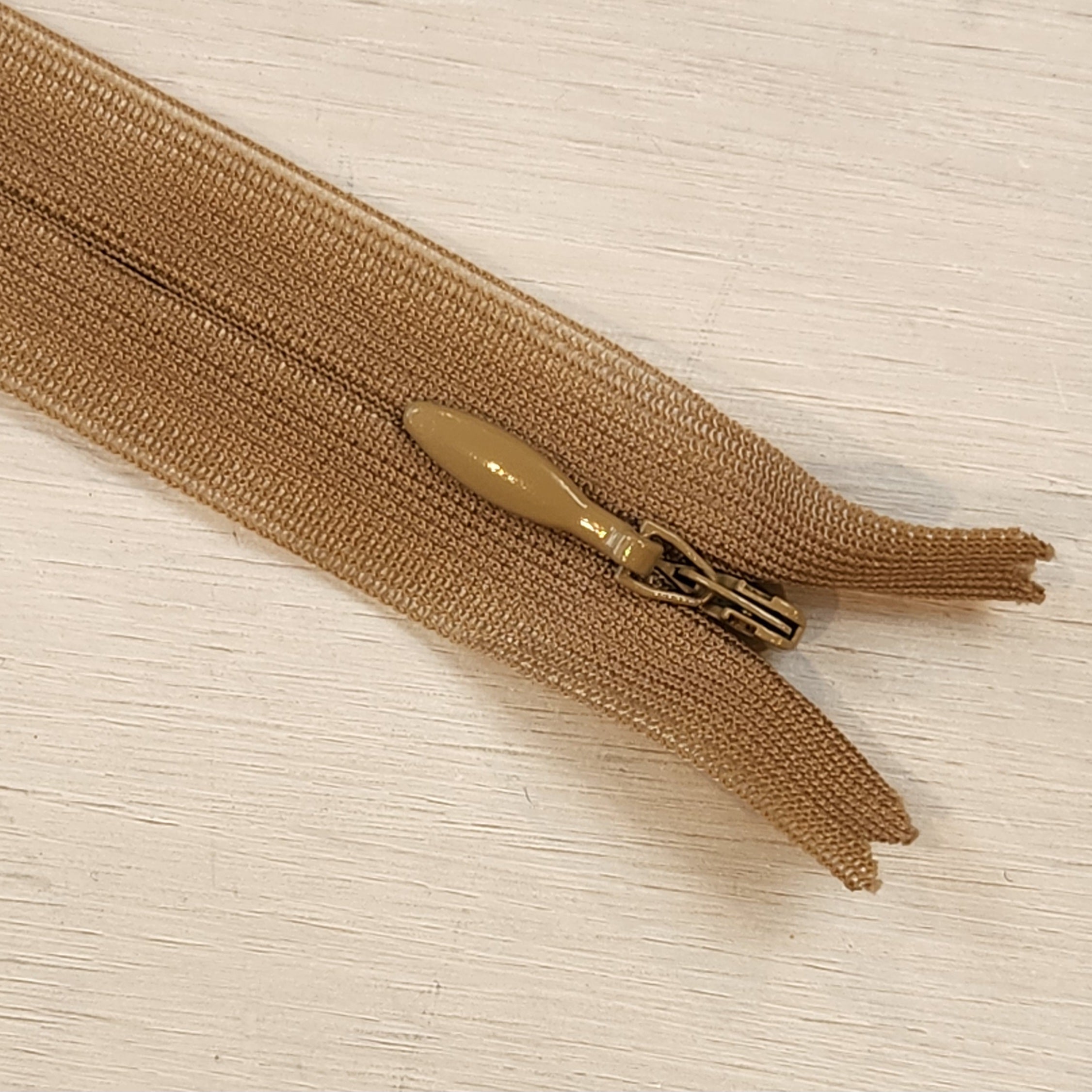 36cm Invisible dress zip – The Maker Society