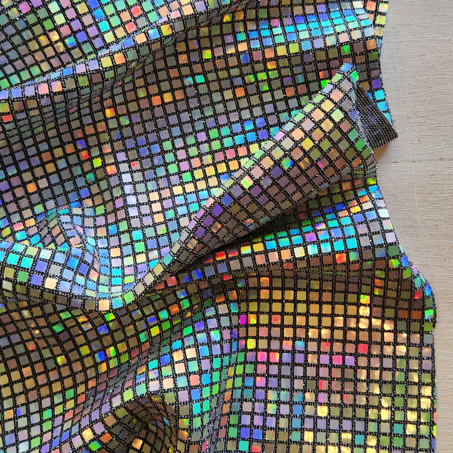 3.9m Hologram squares lurex jersey