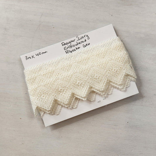 3m Designer ivory Embroidered lace