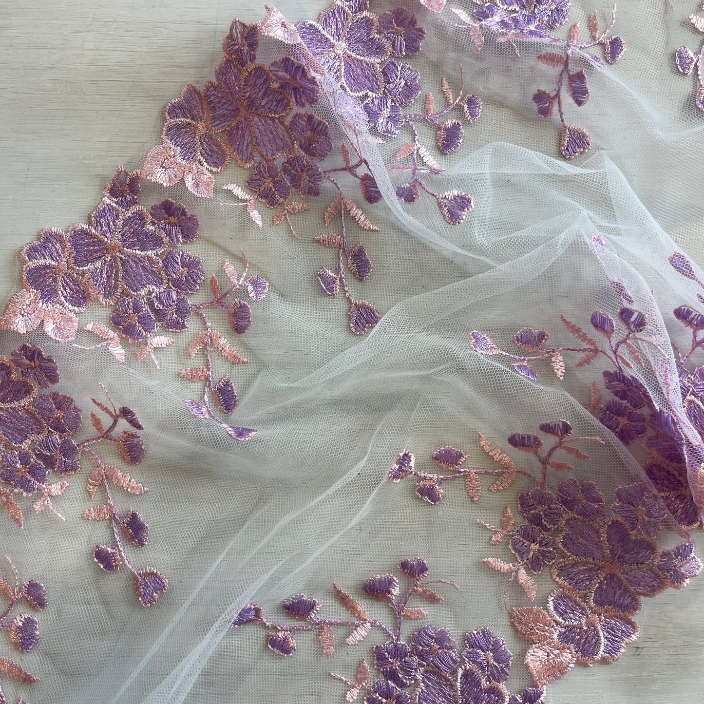 Mauve garland Embroidered Lace