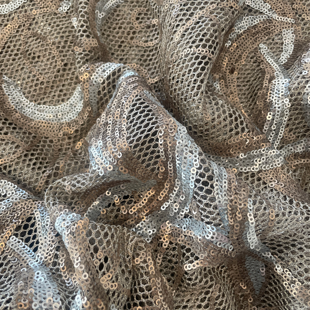 70cm pewter and silver sequin mesh