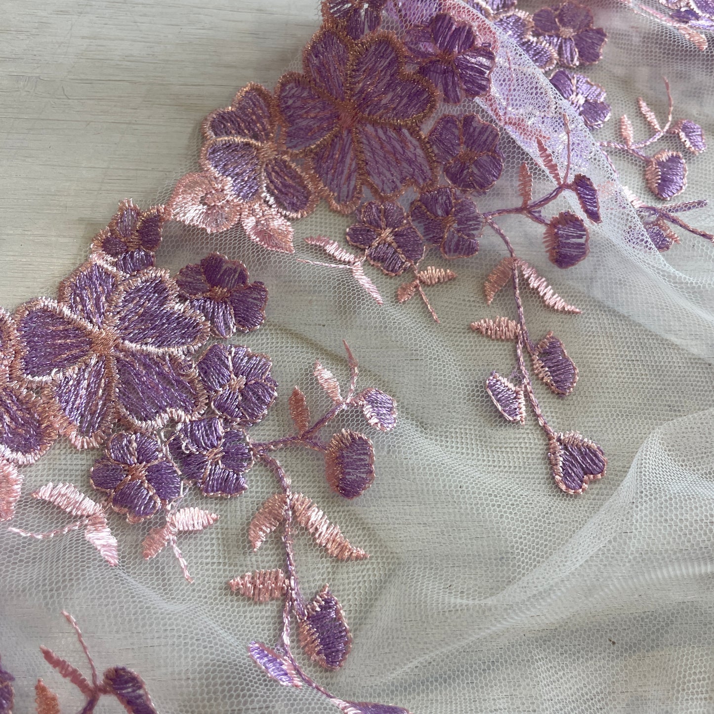 Mauve garland Embroidered Lace