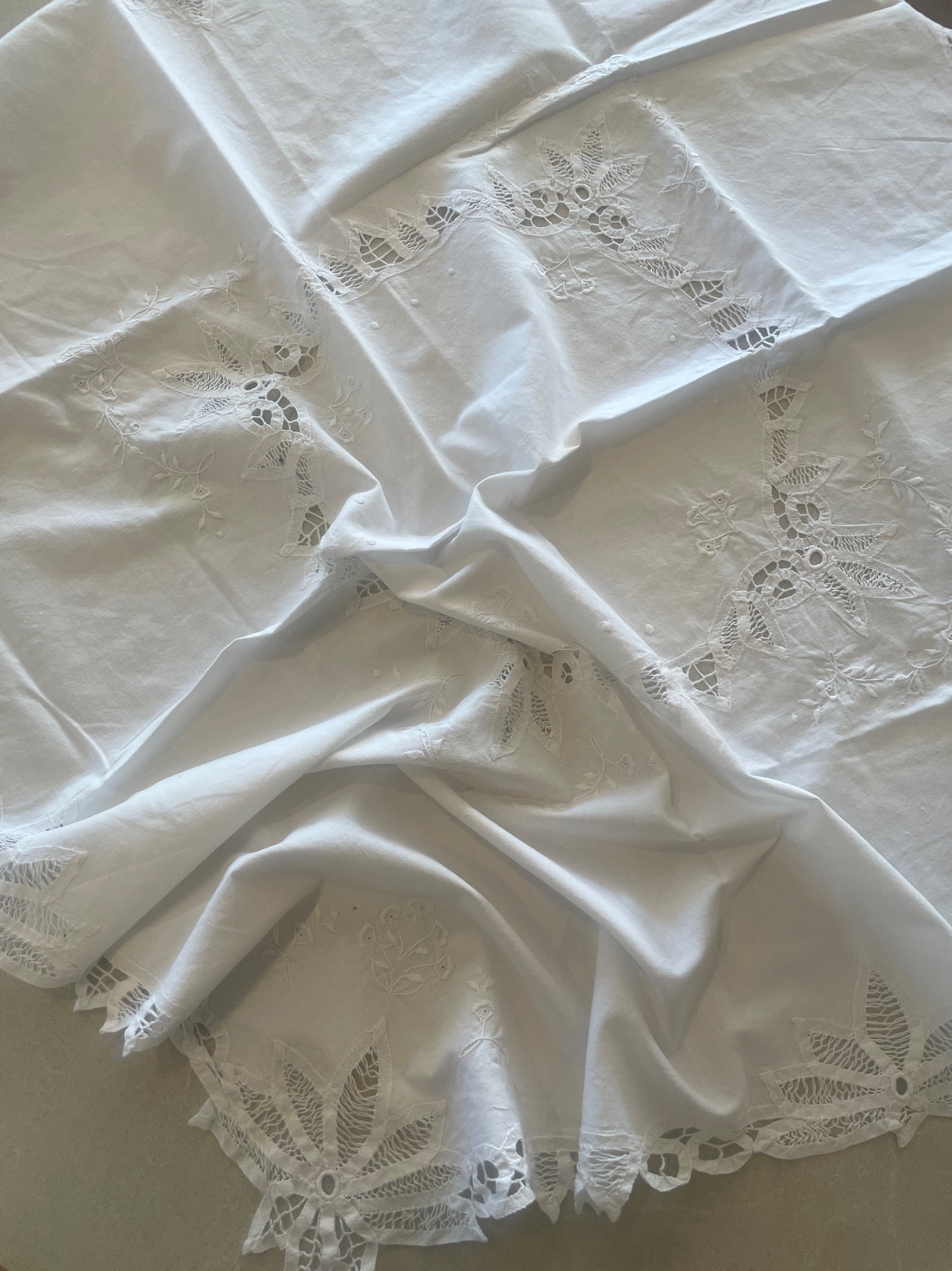 90cm square tea cloth