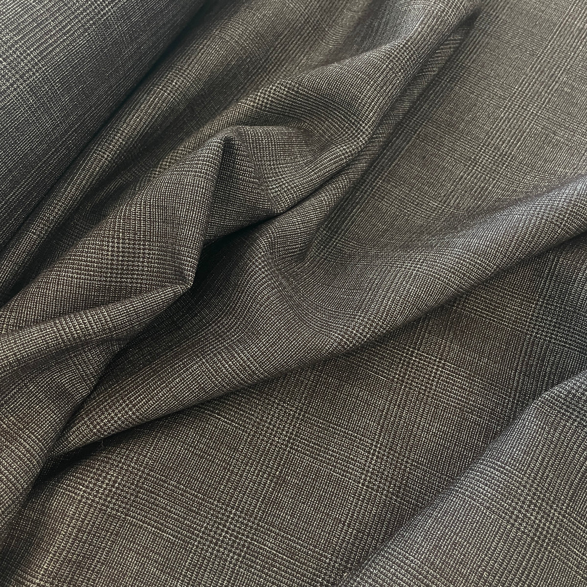 Monarch lightweight wool suiting