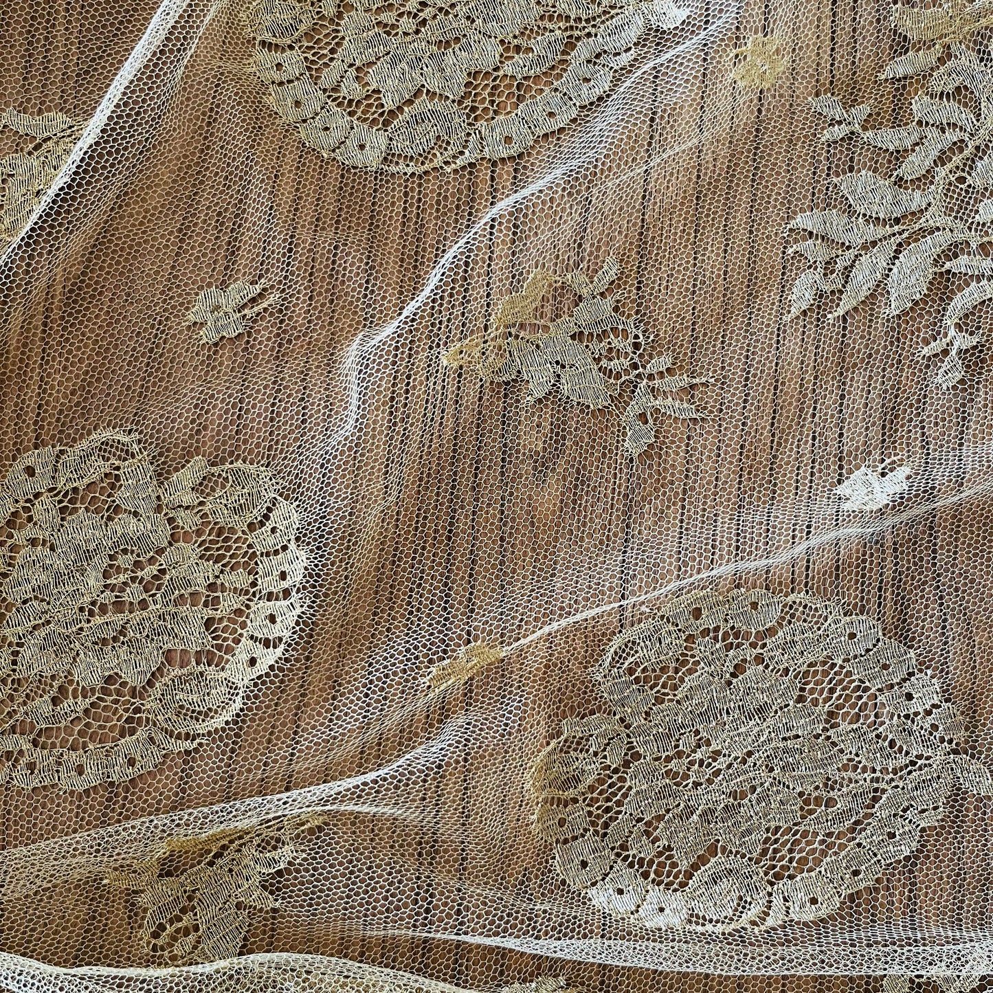 1.7m Gold Metallic French Lace Nylon Cotton Lurex