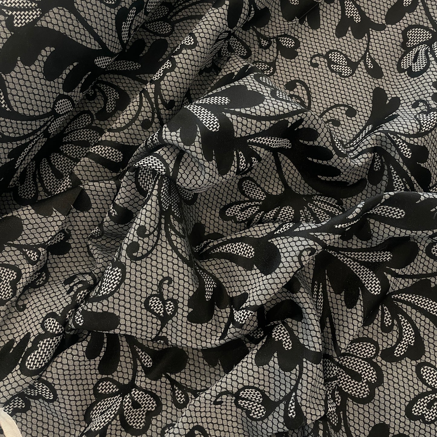 Fleur bloom lightweight brocade