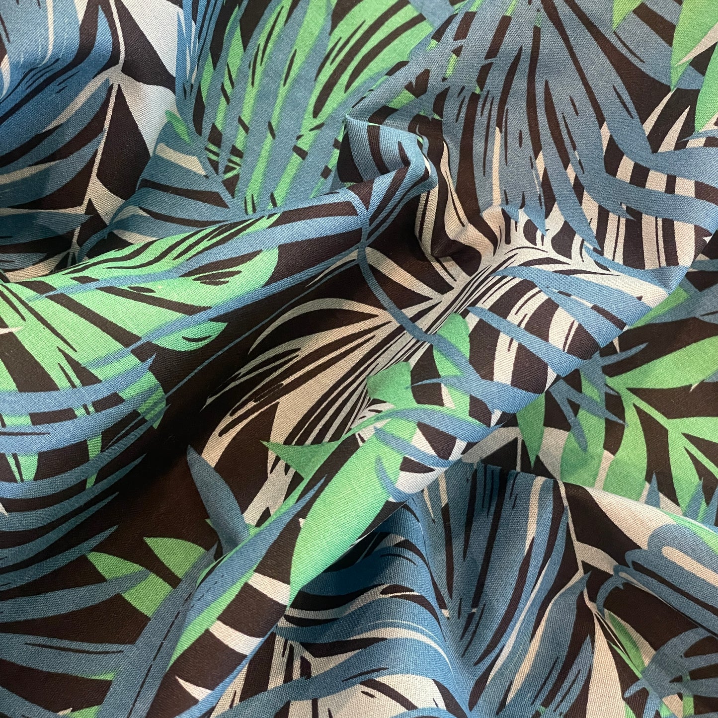 Vivid jungle cotton lawn