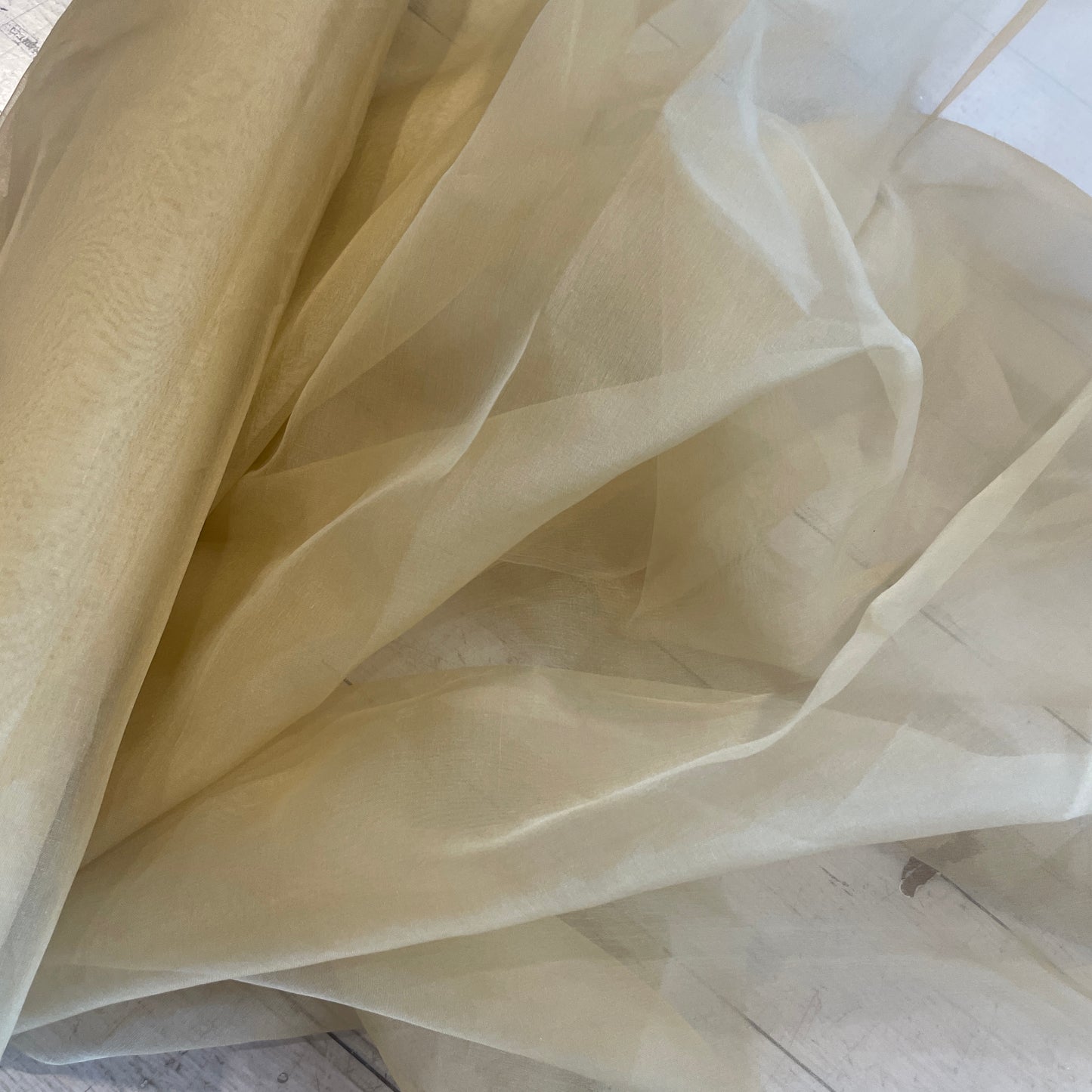 crème caramel silk organza