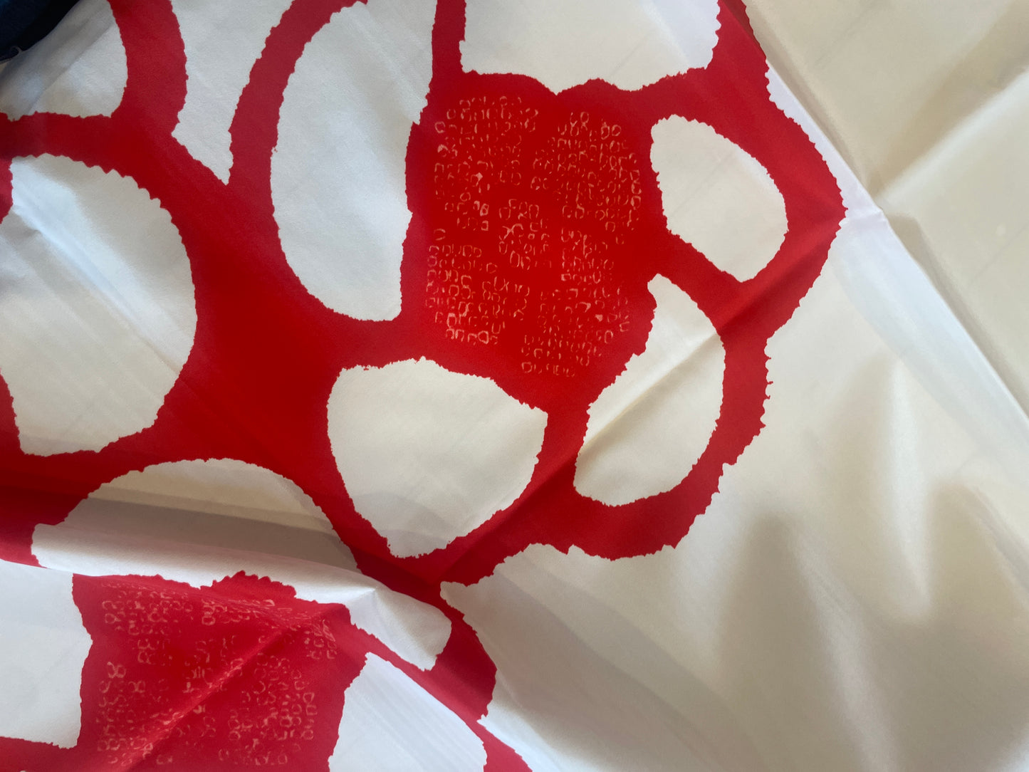60cm bold red flower panel interfaced silk crepe de chine