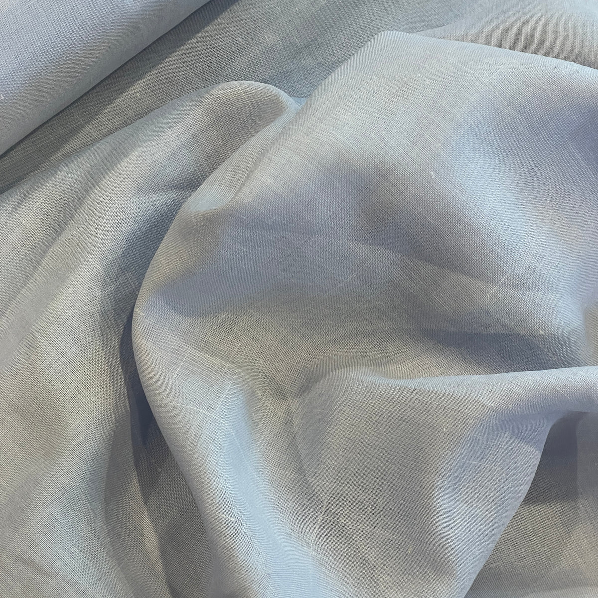 Sky lightweight linen