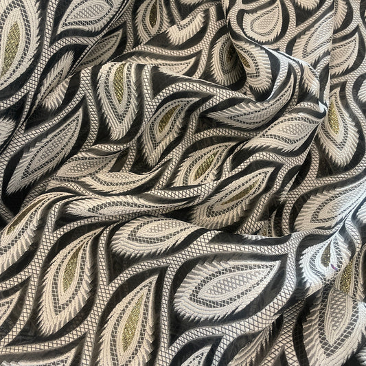 Paisley drops lightweight brocade