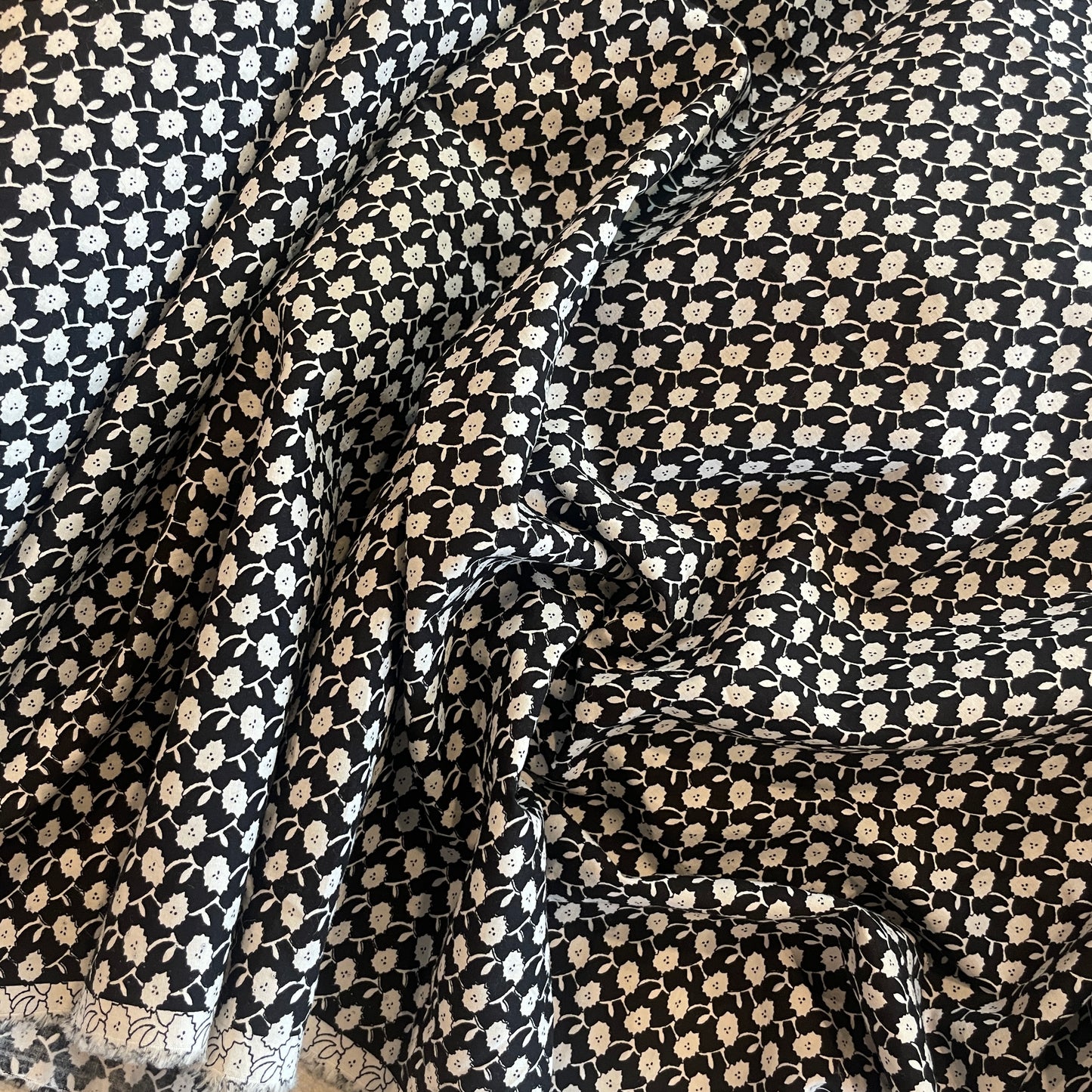 Micro poppies cotton shirting