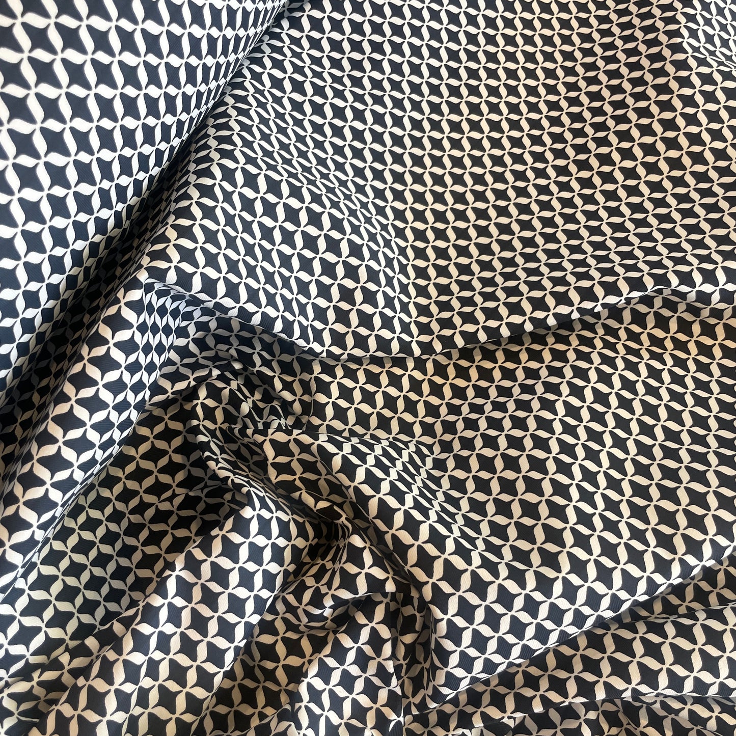 Queen of diamonds spandex jersey