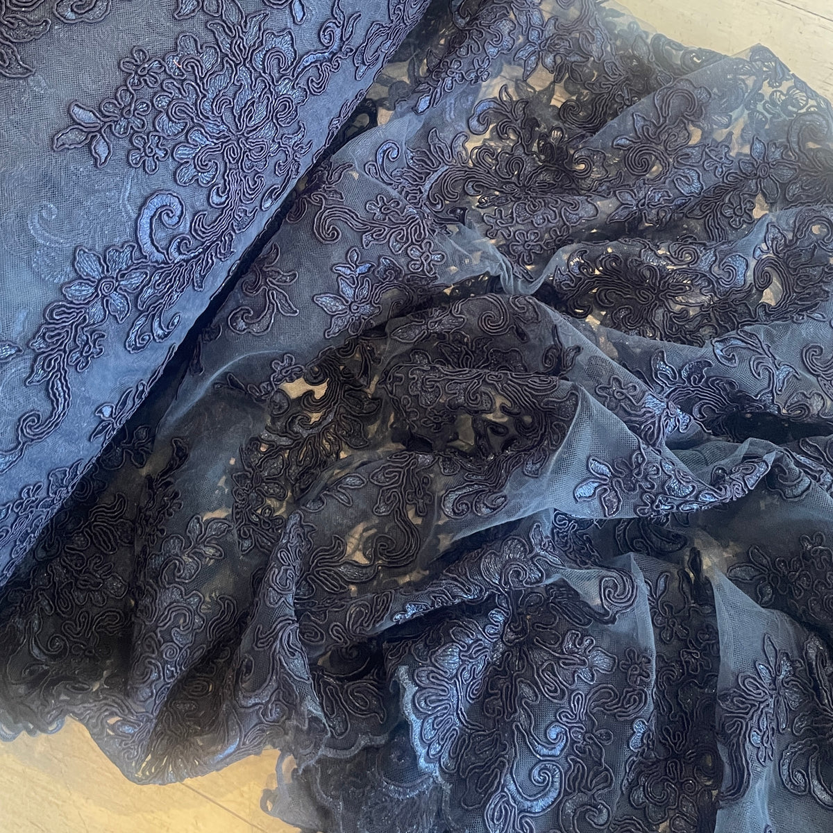 Concadora navy corded lace