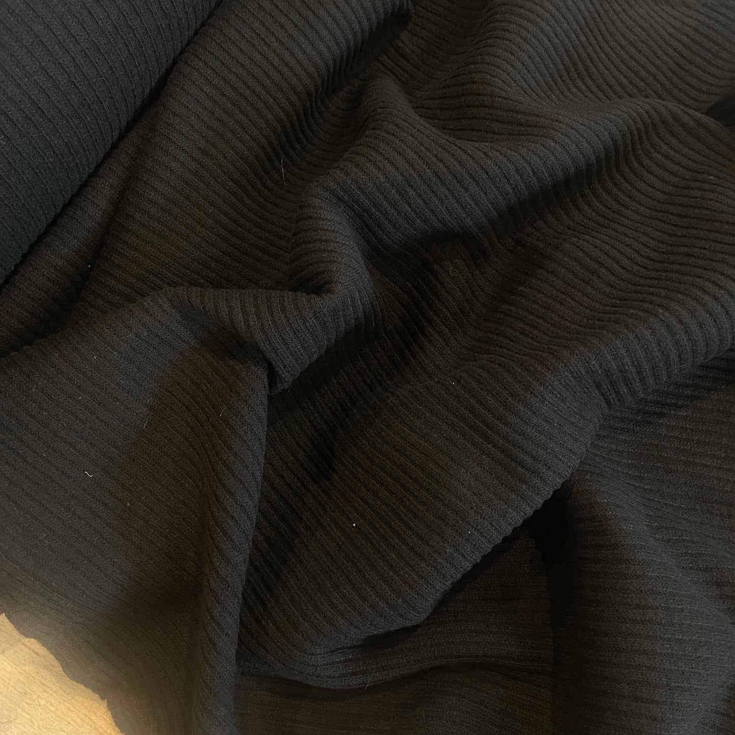 Scocia black wide rib knit