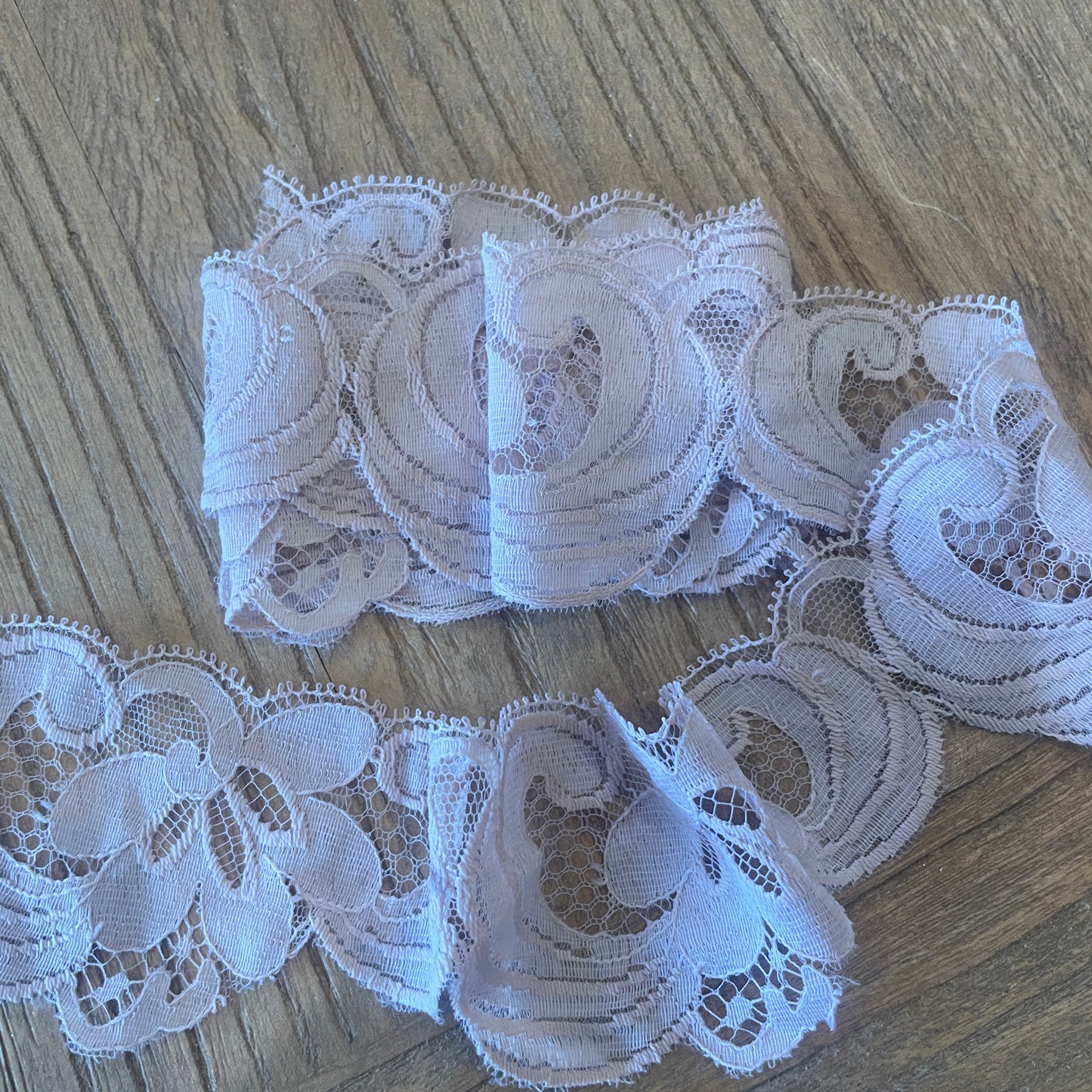 1m dusty pink vintage lace