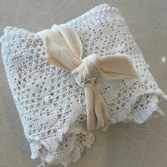 2.8m hand crochet vintage table cloth edging