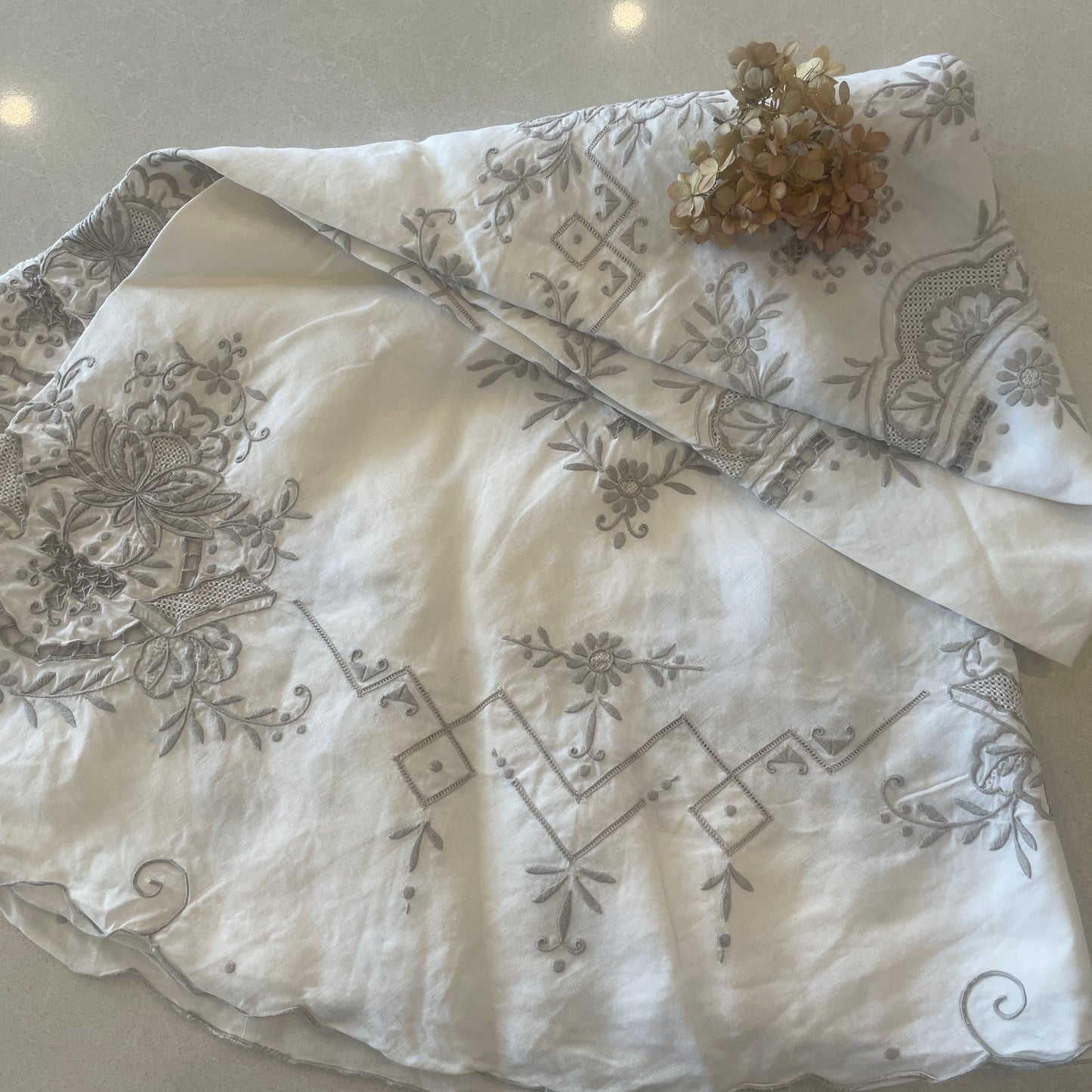 vintage embroidered round cloth