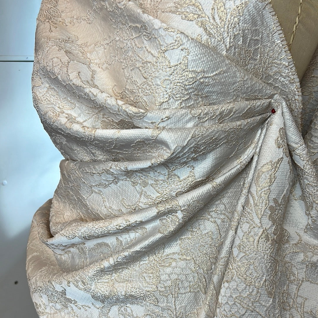 Champagne Roses Cloque Brocade