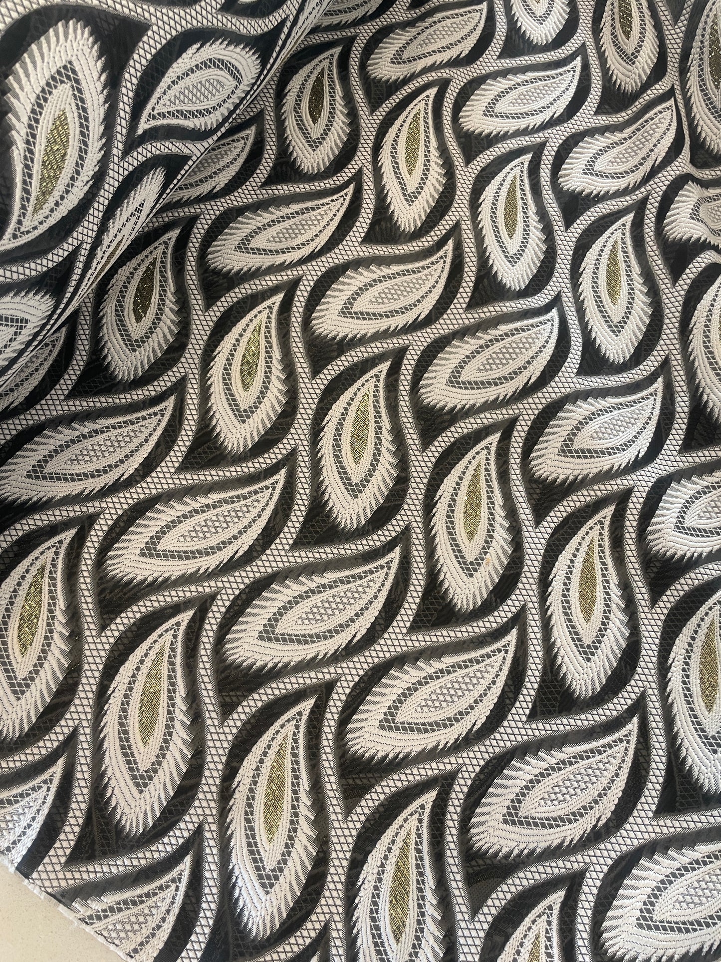 Paisley drops lightweight brocade