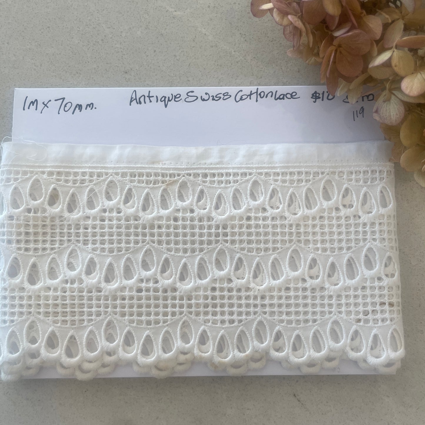 1m antique Swiss cotton lace #119