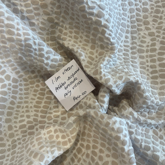 1.1m pebbles jacquard brocade