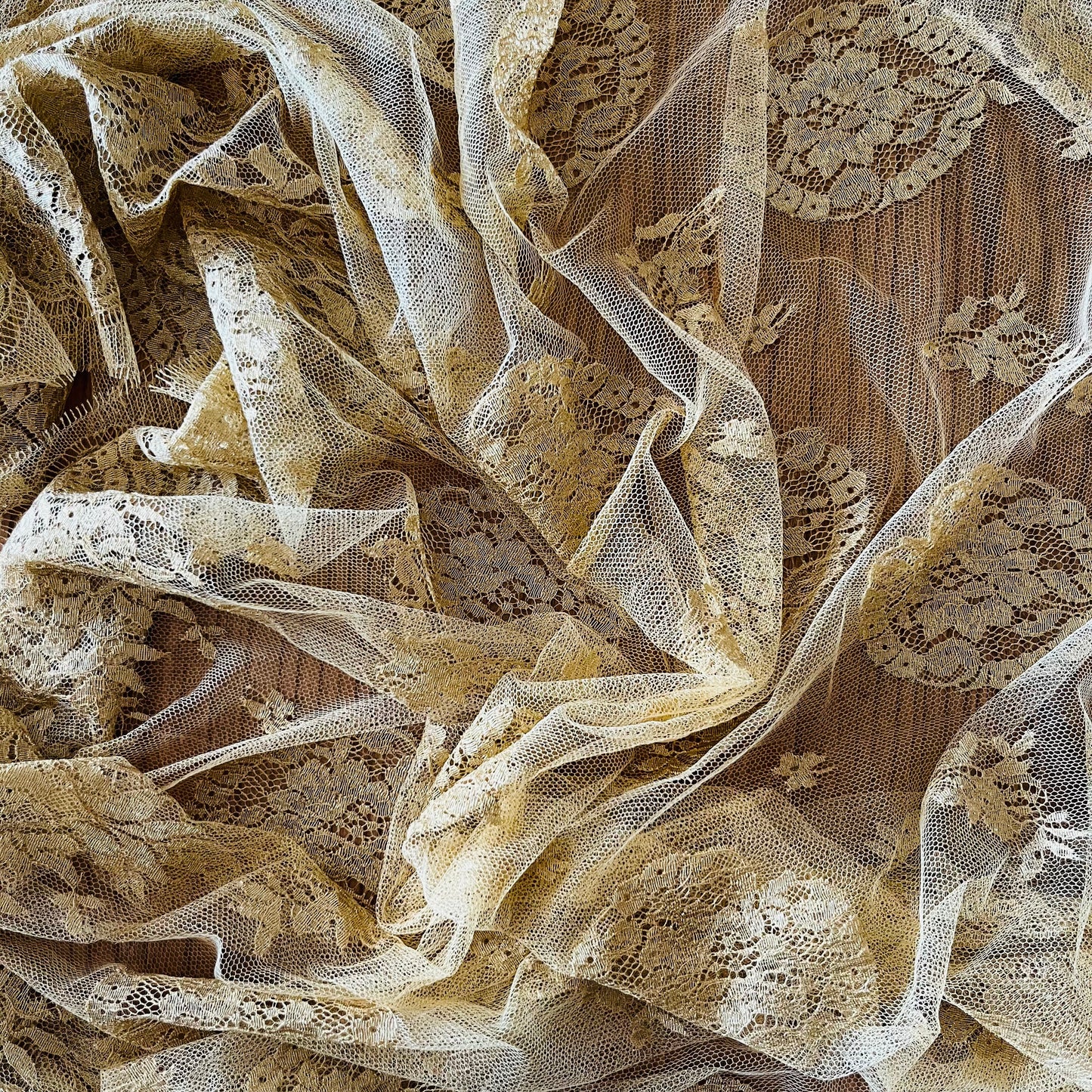 1.7m Gold Metallic French Lace Nylon Cotton Lurex