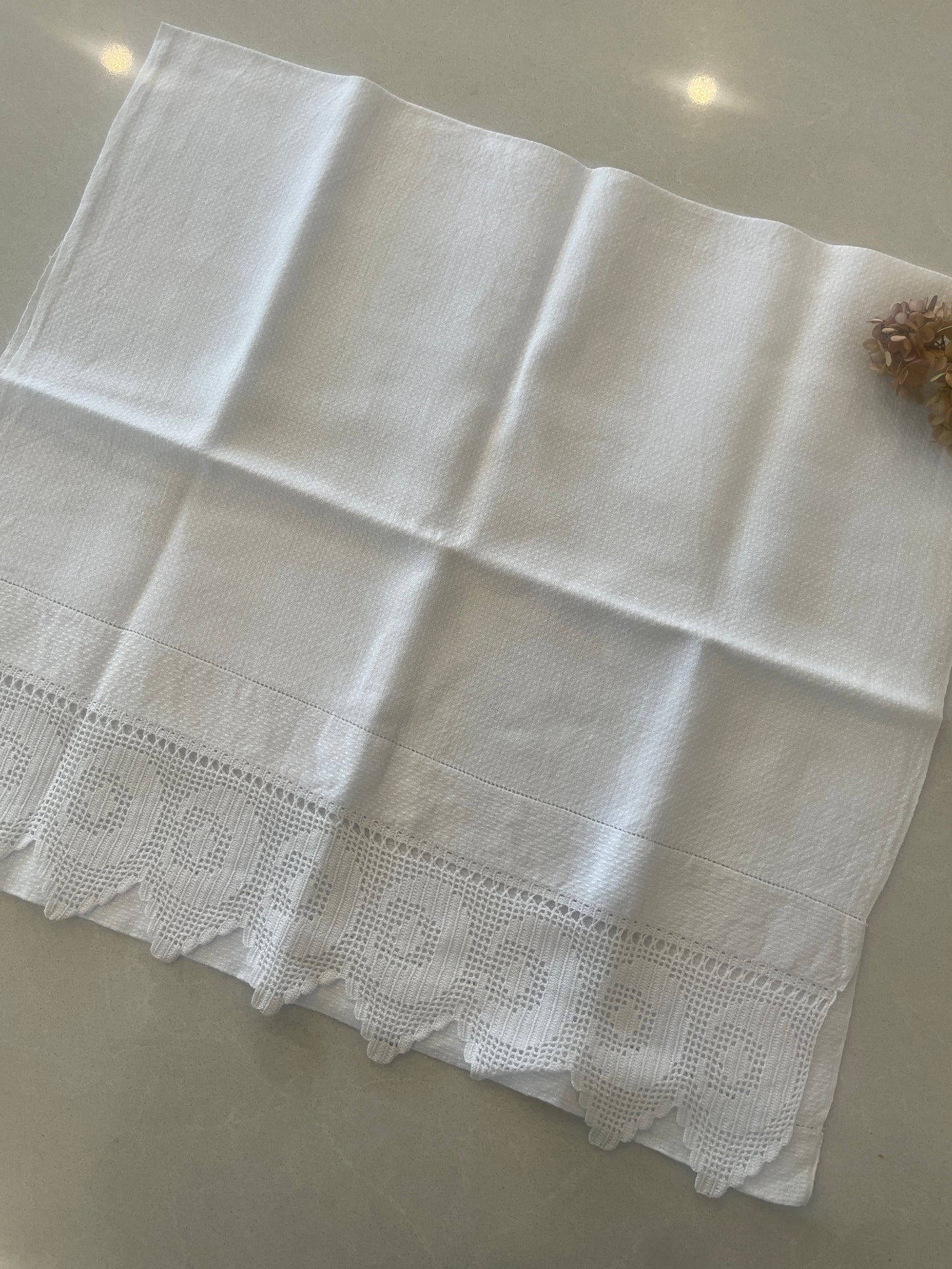 Vintage huckerback towel crochet border