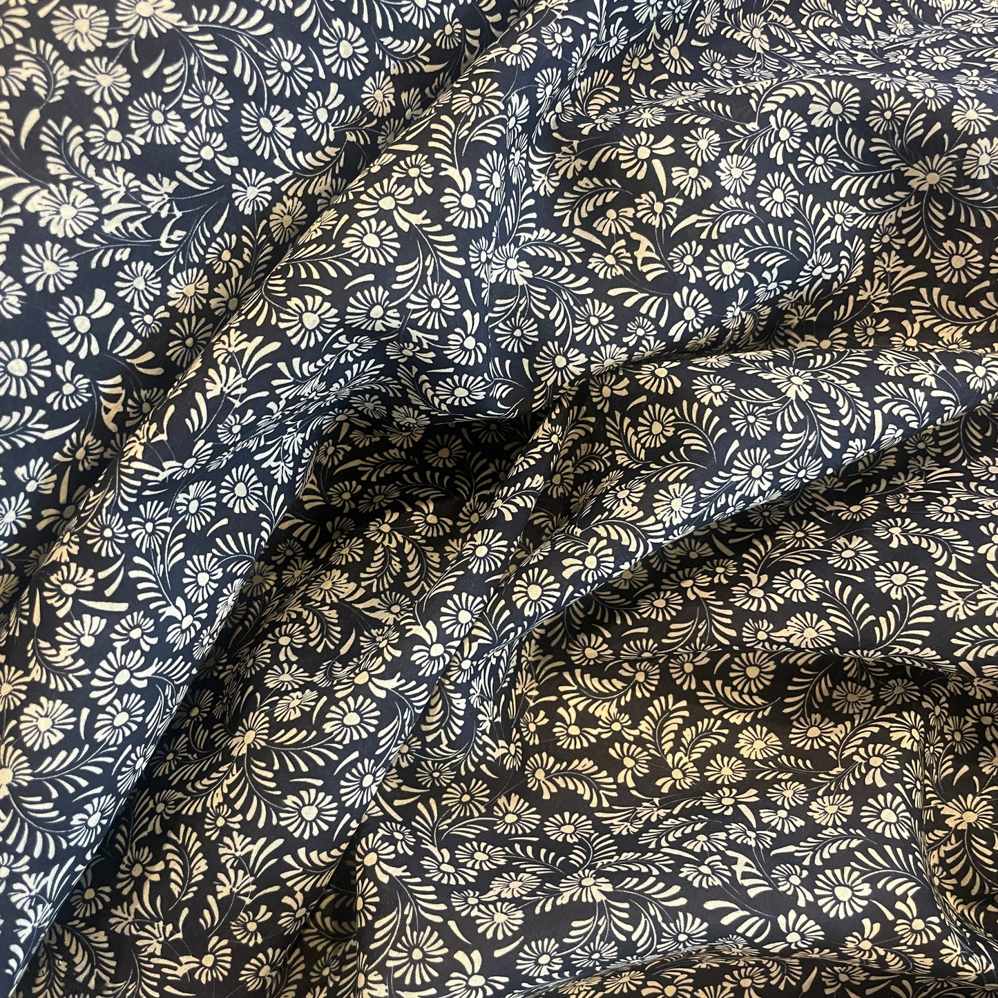 Falling daisies silk cotton voile