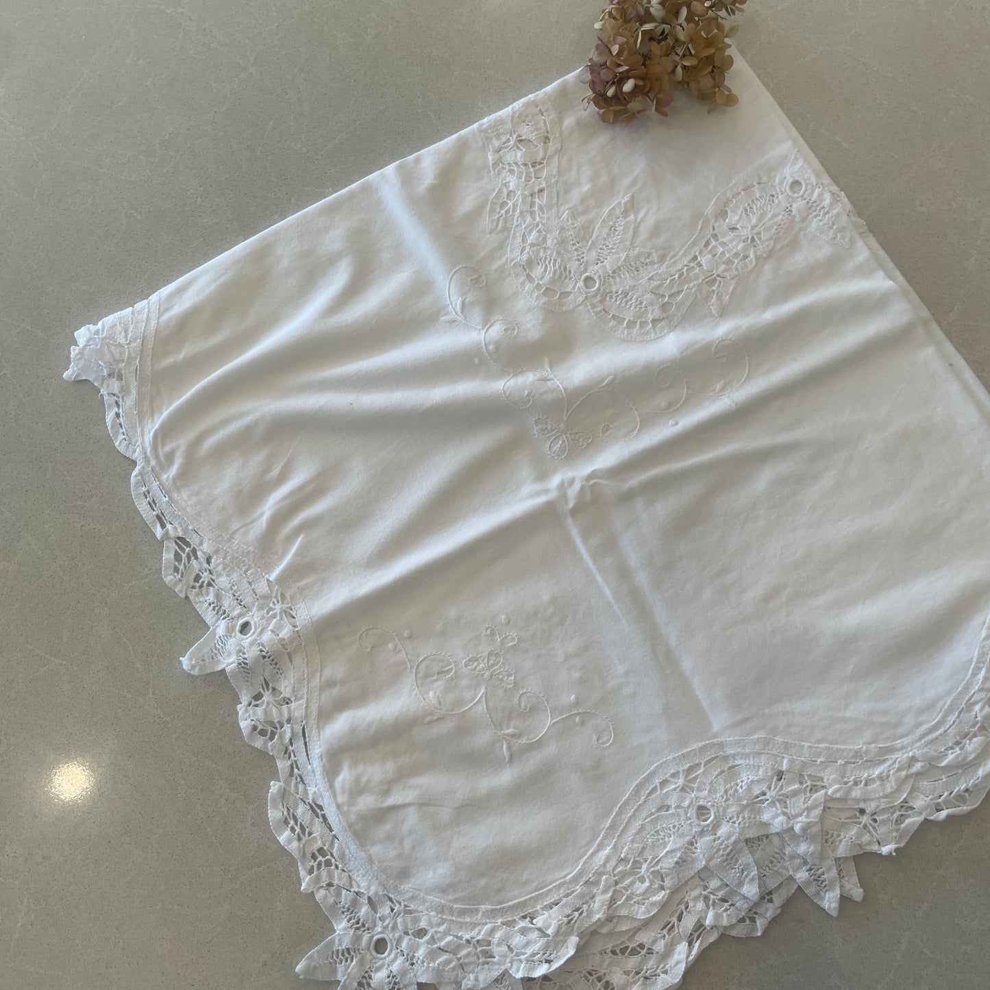 vintage battenburg lace tea cloth