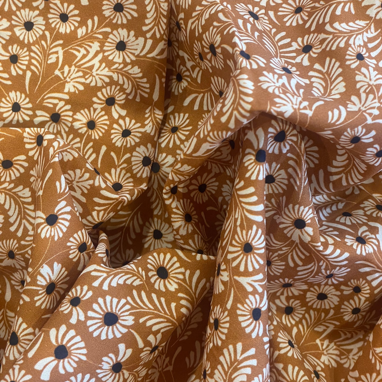 Printed daisies cotton shirting