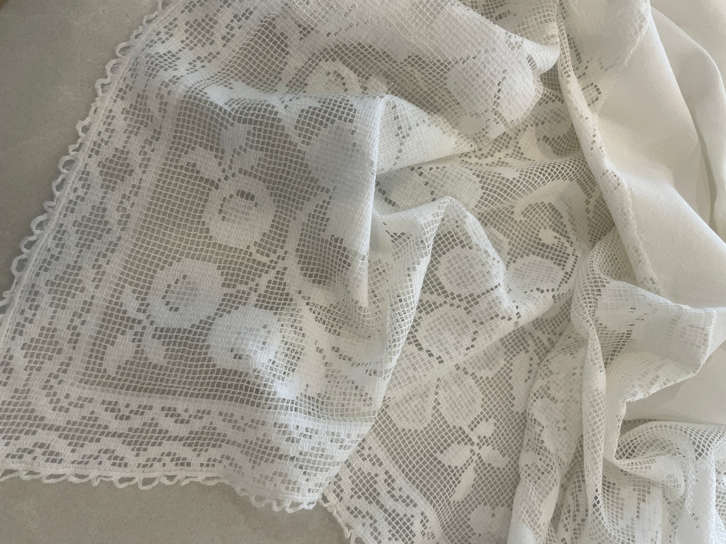 Deep lace border tea cloth
