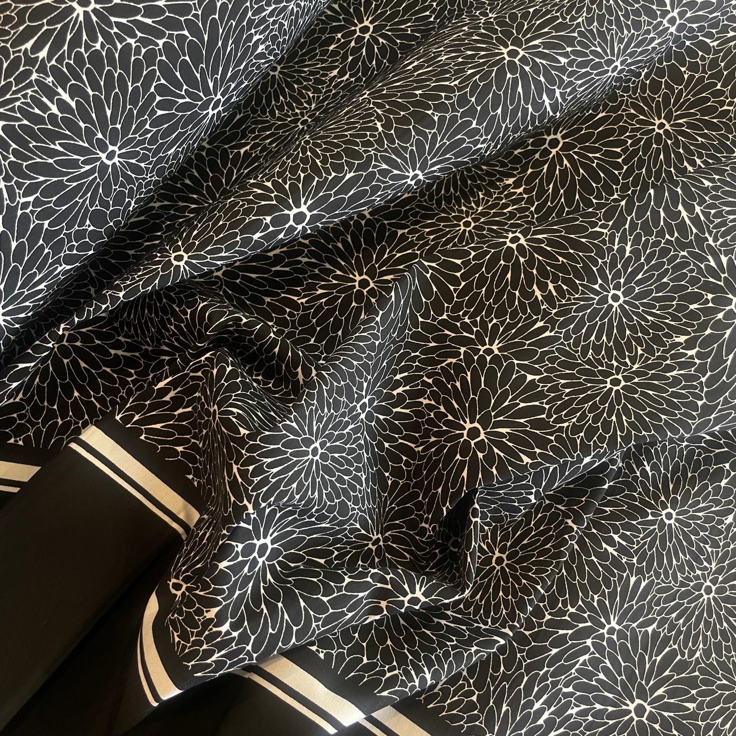 Hot house flowers border Bengaline