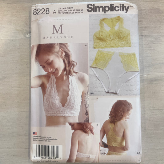 Simplicity 8228