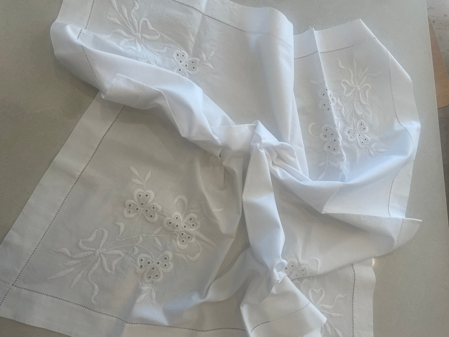 vintage hand embroidered tea cloth