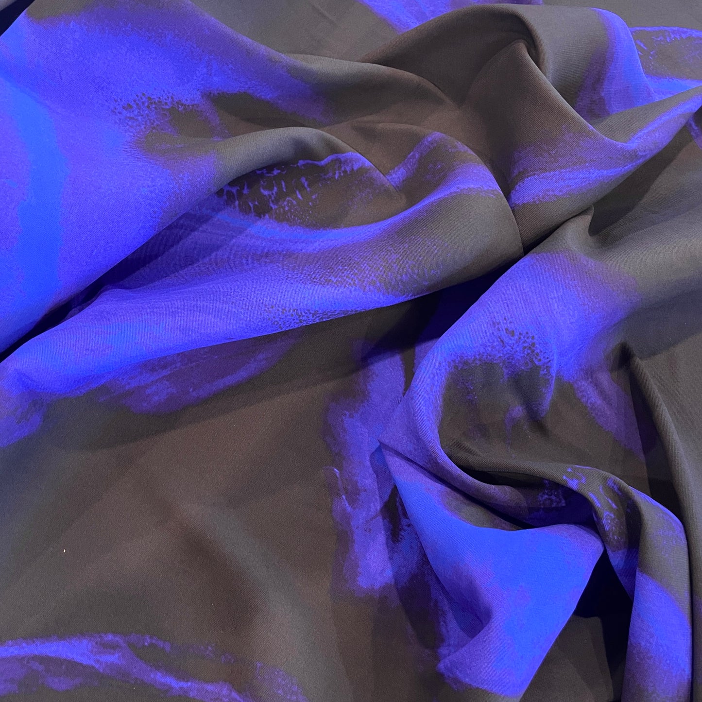 Royal brush strokes Viscose Stretch Suiting