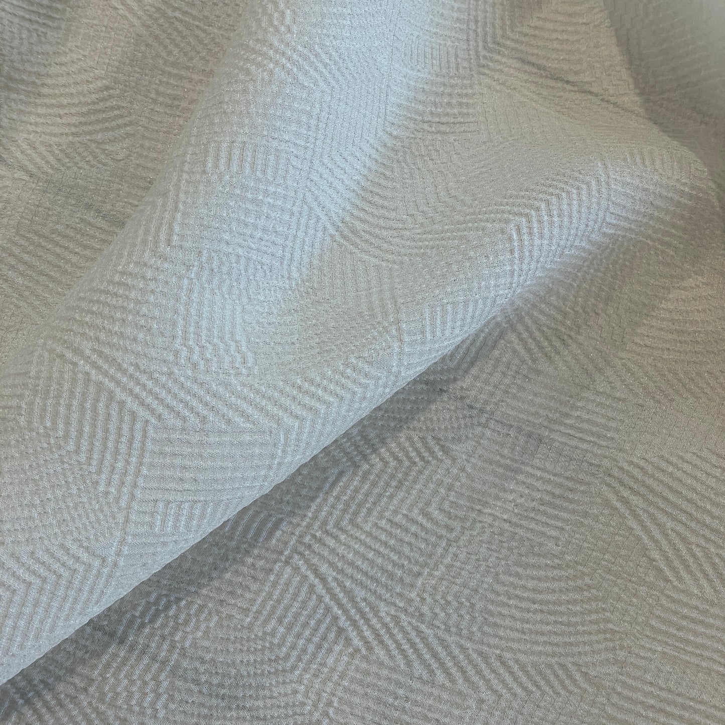 Deco lines jacquard cream silk crepe de chine
