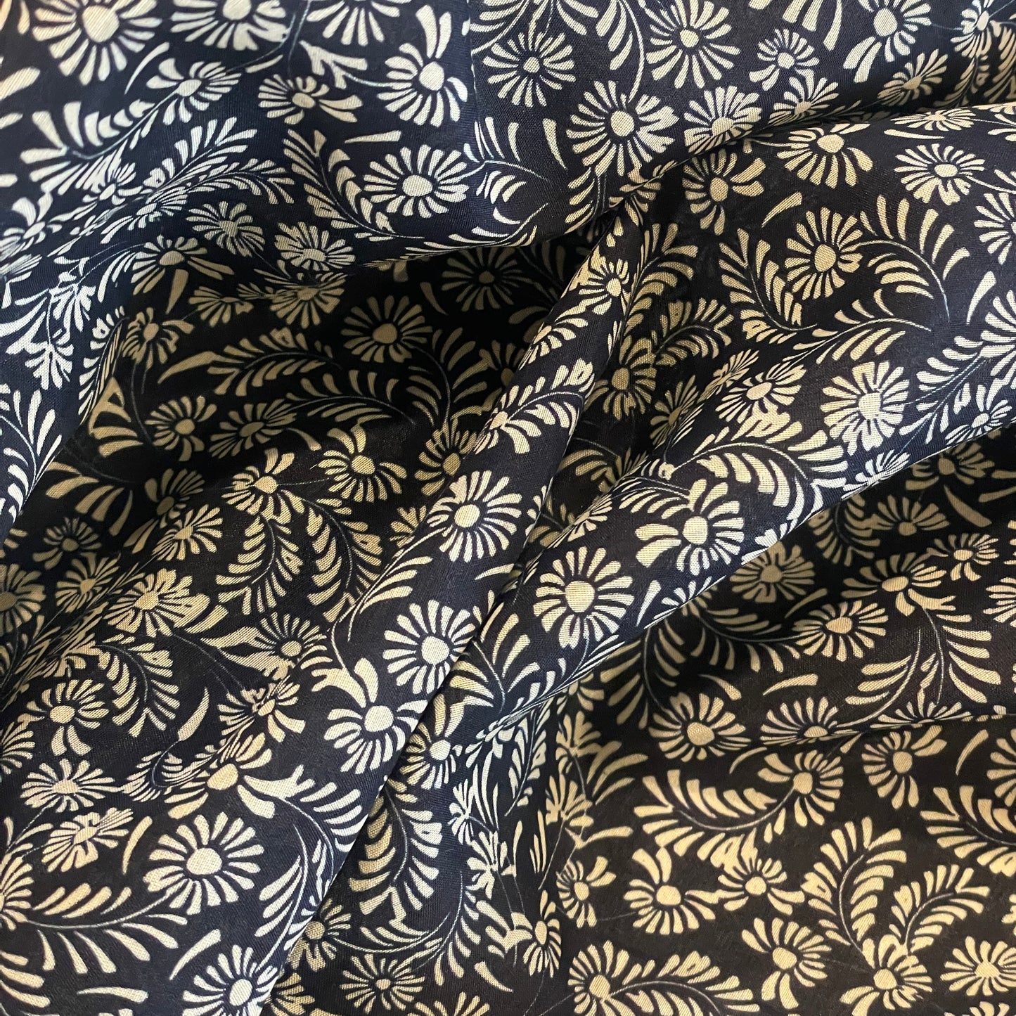 Falling daisies silk cotton voile