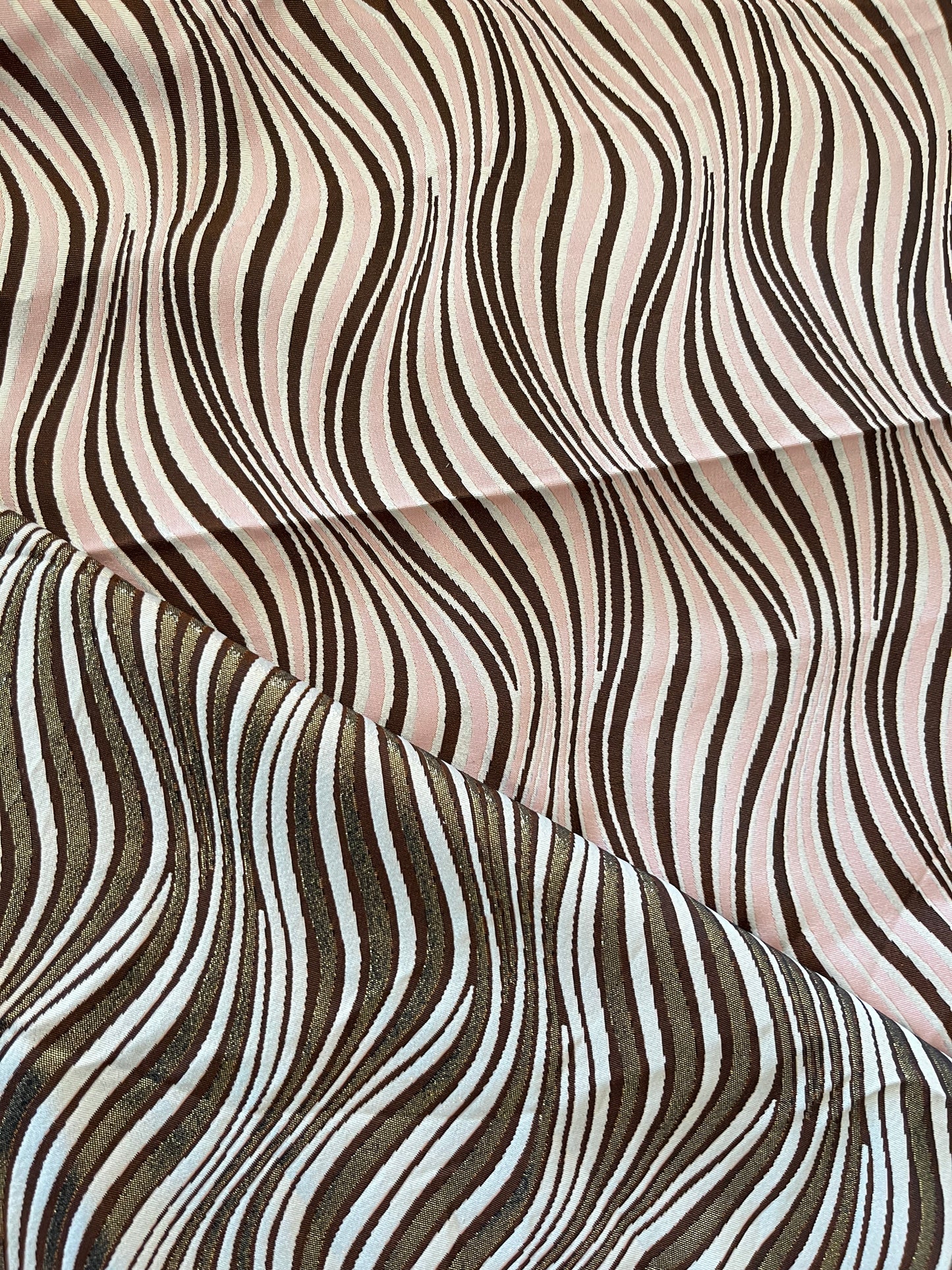 2m Metallic Swirl brocade poly lurex