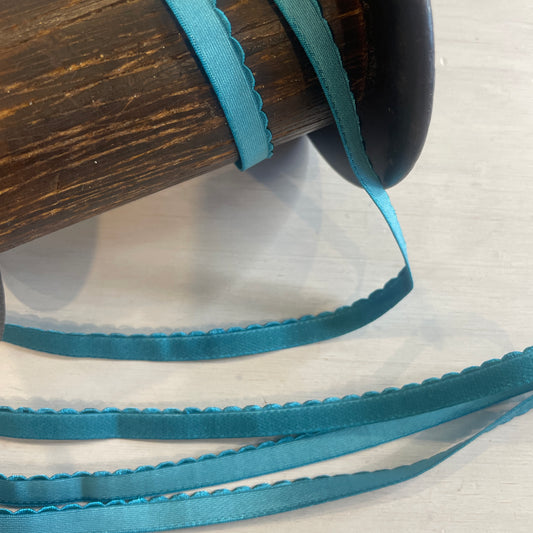 Deep lake 10mm Plush Picot Elastic